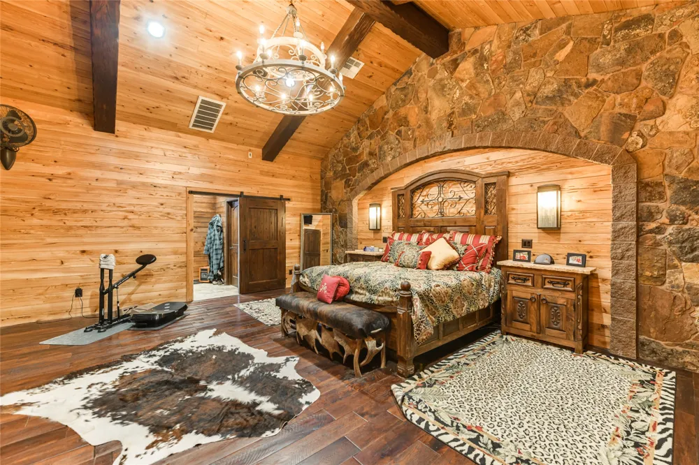 2502 386 ROAD Wetumka, OK 74883