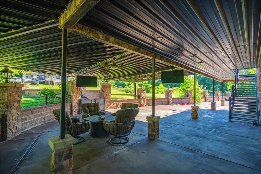 2502 386 ROAD Wetumka, OK 74883