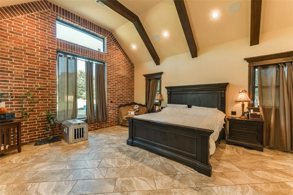 2502 386 ROAD Wetumka, OK 74883