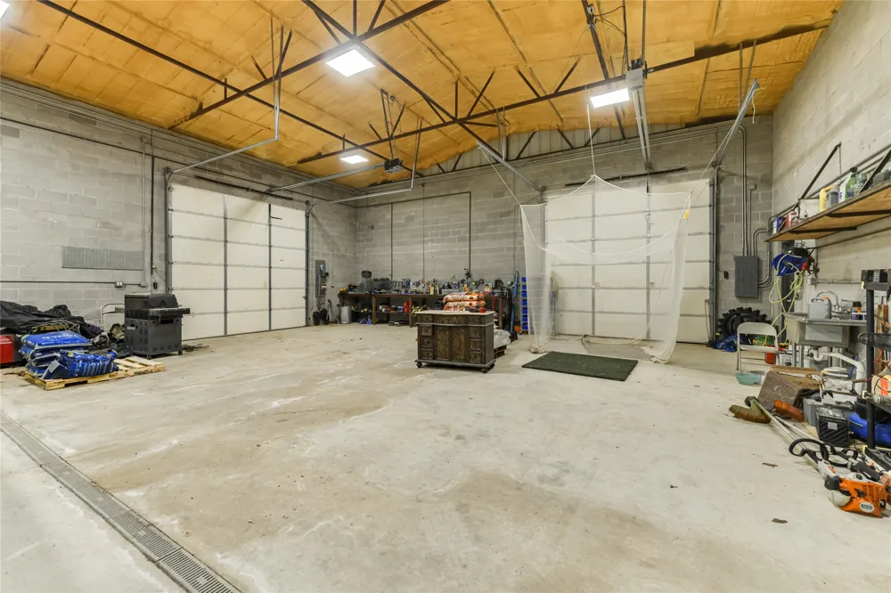 2502 386 ROAD Wetumka, OK 74883