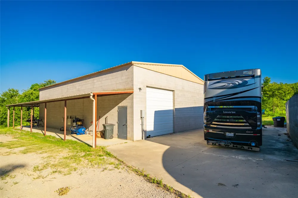 2502 386 ROAD Wetumka, OK 74883