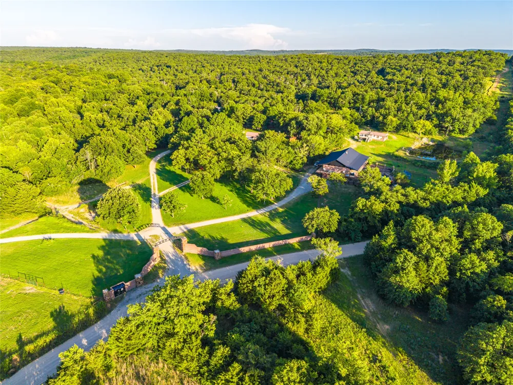 2502 386 ROAD Wetumka, OK 74883