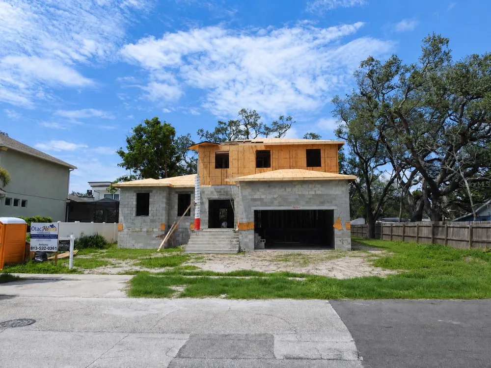 2825 W SHELTON AVENUE Tampa, FL 33611