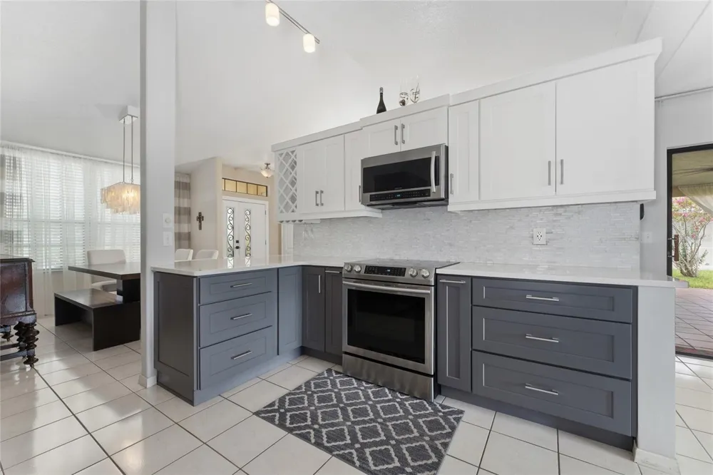 2803 MIDDLETON CIRCLE Kissimmee, FL 34743