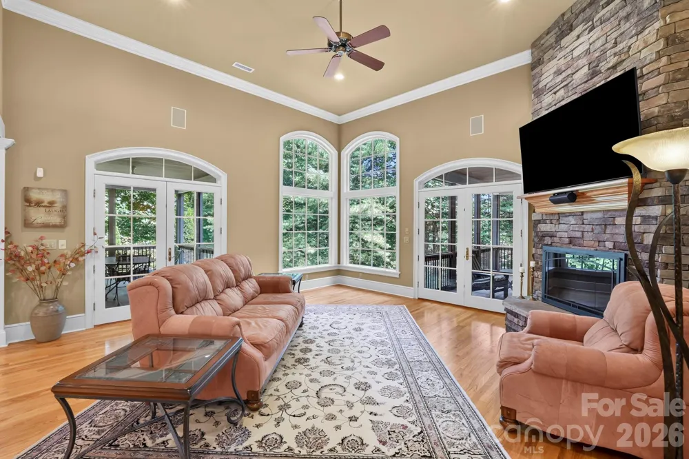 168 Chattooga Run Hendersonville, NC 28739