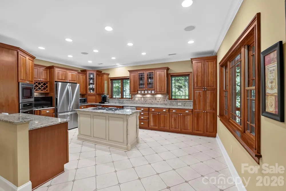 168 Chattooga Run Hendersonville, NC 28739