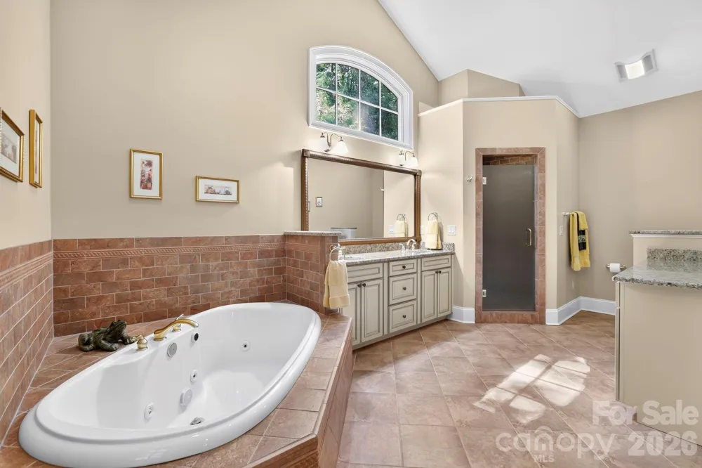 168 Chattooga Run Hendersonville, NC 28739