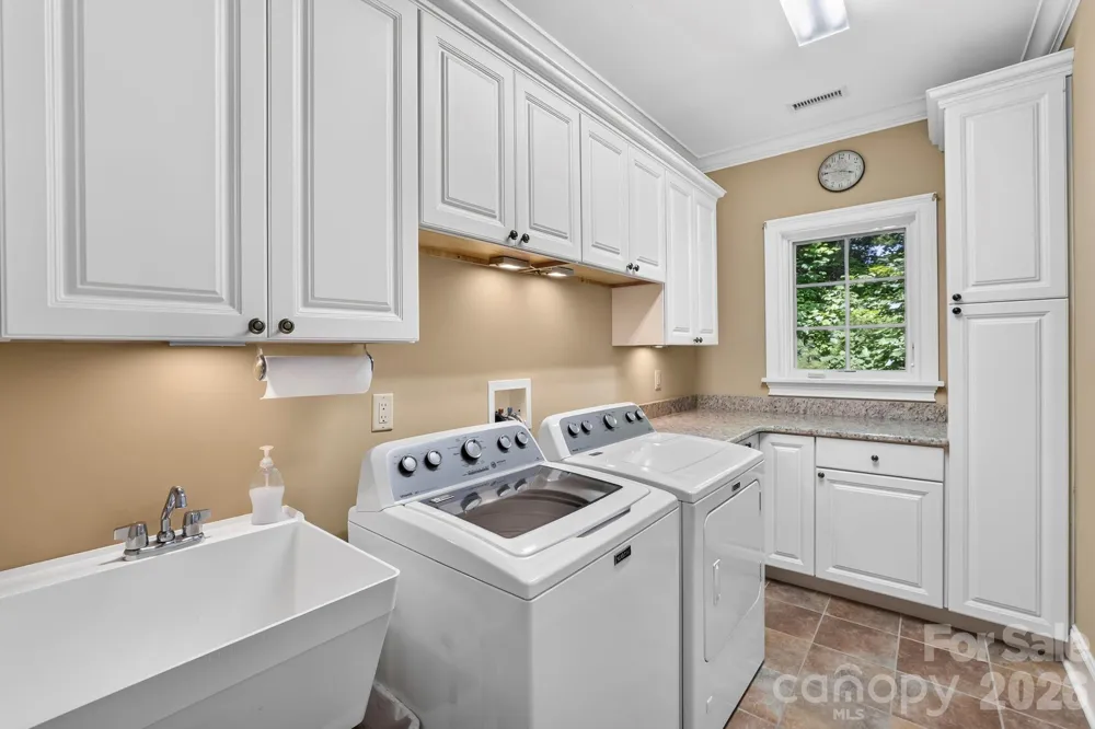 168 Chattooga Run Hendersonville, NC 28739