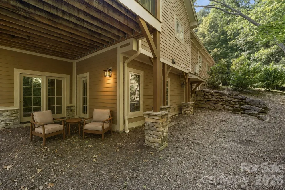 168 Chattooga Run Hendersonville, NC 28739