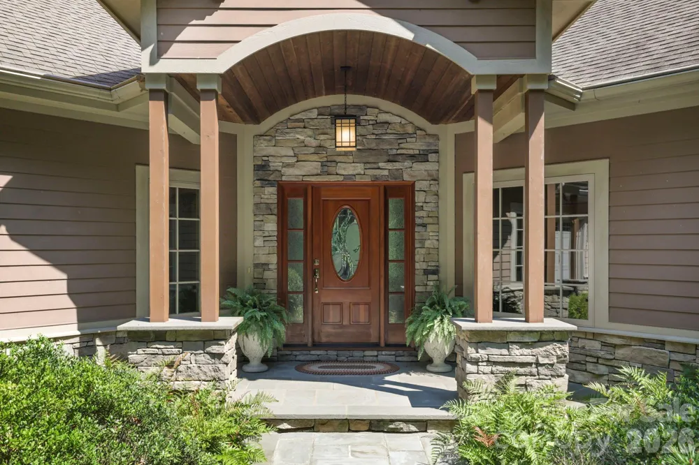 168 Chattooga Run Hendersonville, NC 28739