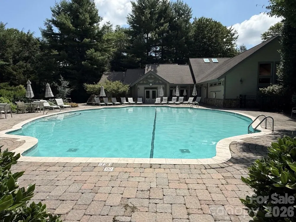 168 Chattooga Run Hendersonville, NC 28739