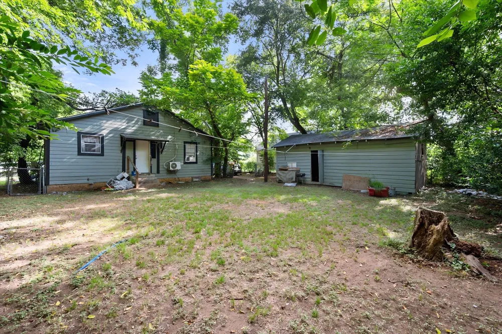 712 W Dye Street Palestine, TX 75801