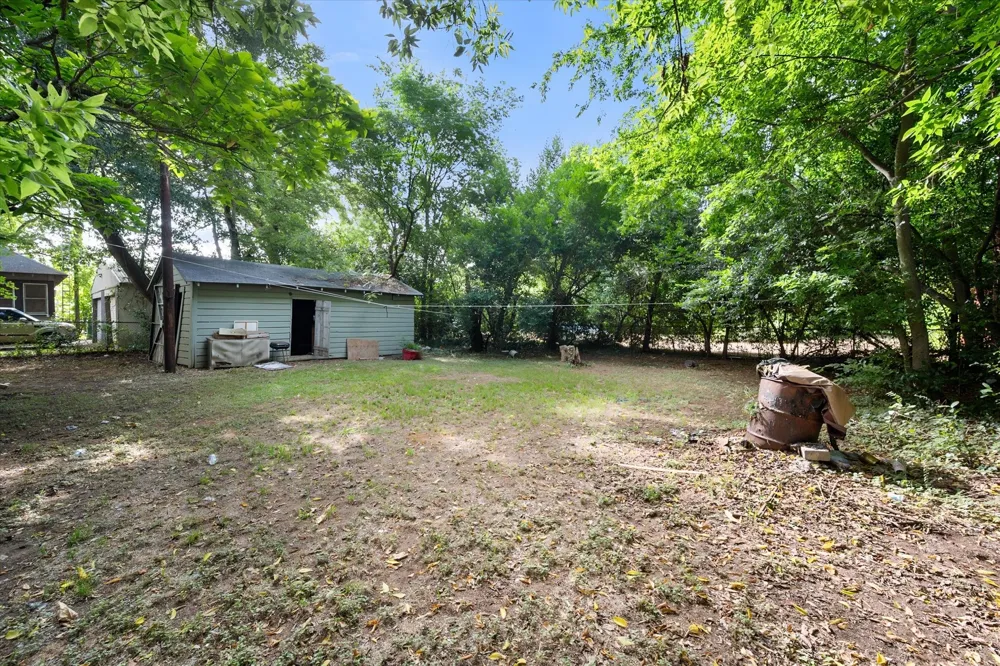 712 W Dye Street Palestine, TX 75801
