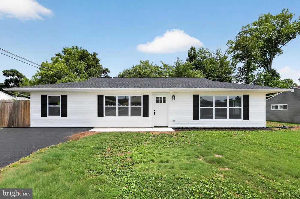 10 CARLIN LANE Newark, DE 19713