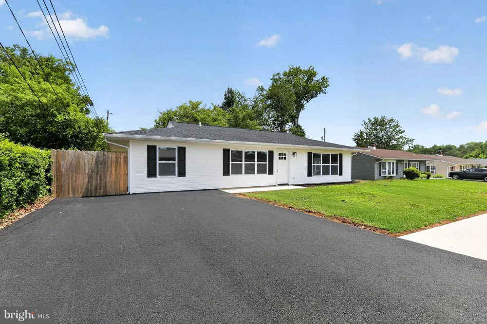 10 CARLIN LANE Newark, DE 19713