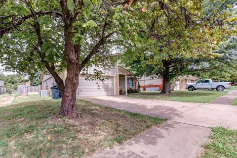 200 W Delmar Street