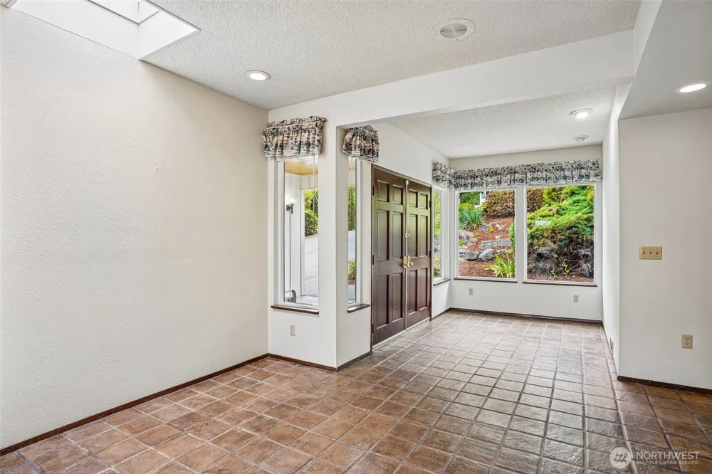 1027 Crestwood Lane Fircrest, WA 98466