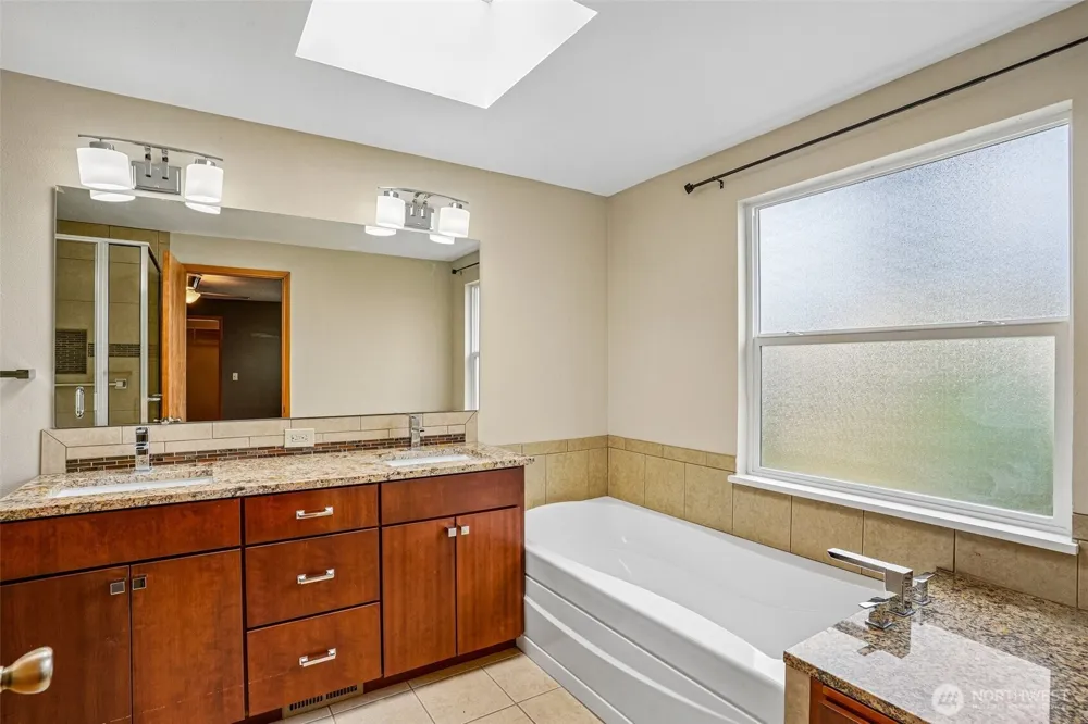 1027 Crestwood Lane Fircrest, WA 98466