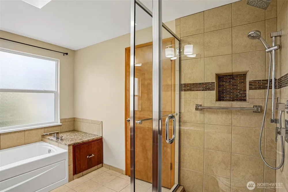 1027 Crestwood Lane Fircrest, WA 98466
