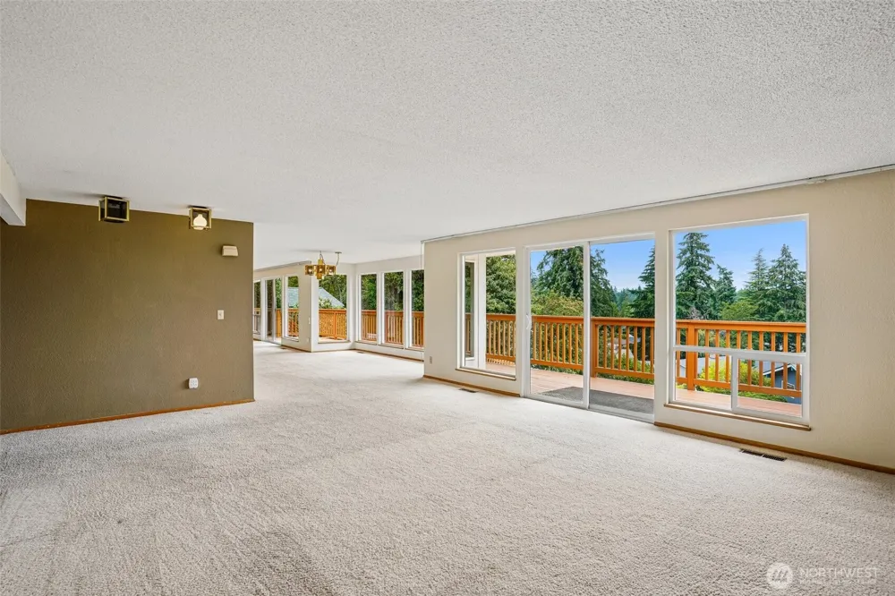 1027 Crestwood Lane Fircrest, WA 98466