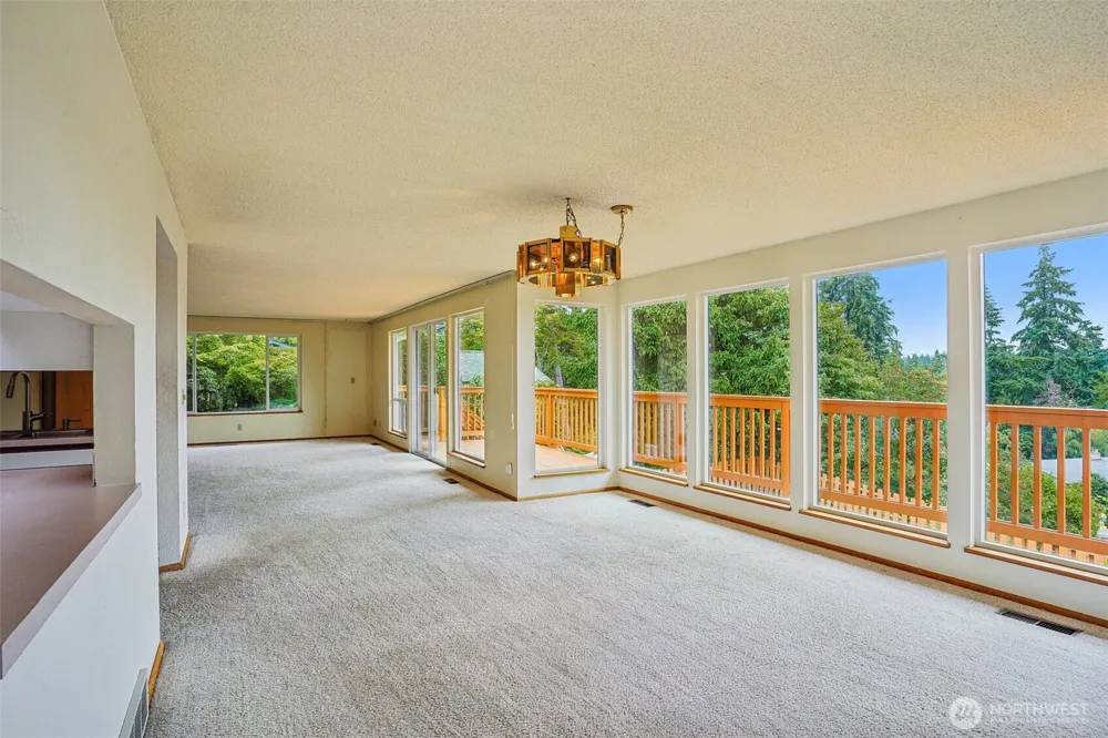 1027 Crestwood Lane Fircrest, WA 98466
