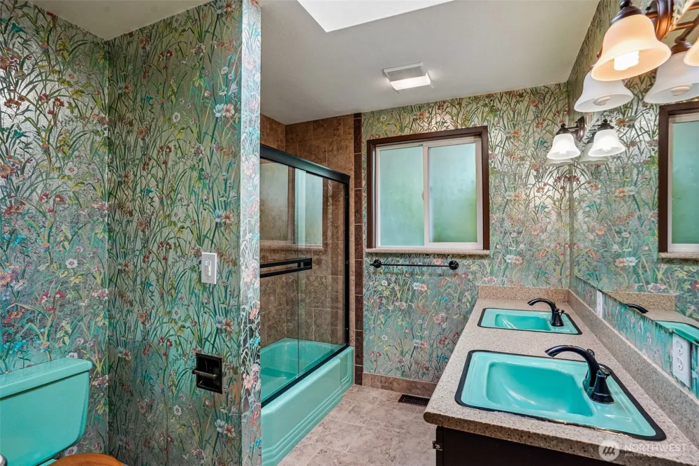 1027 Crestwood Lane Fircrest, WA 98466