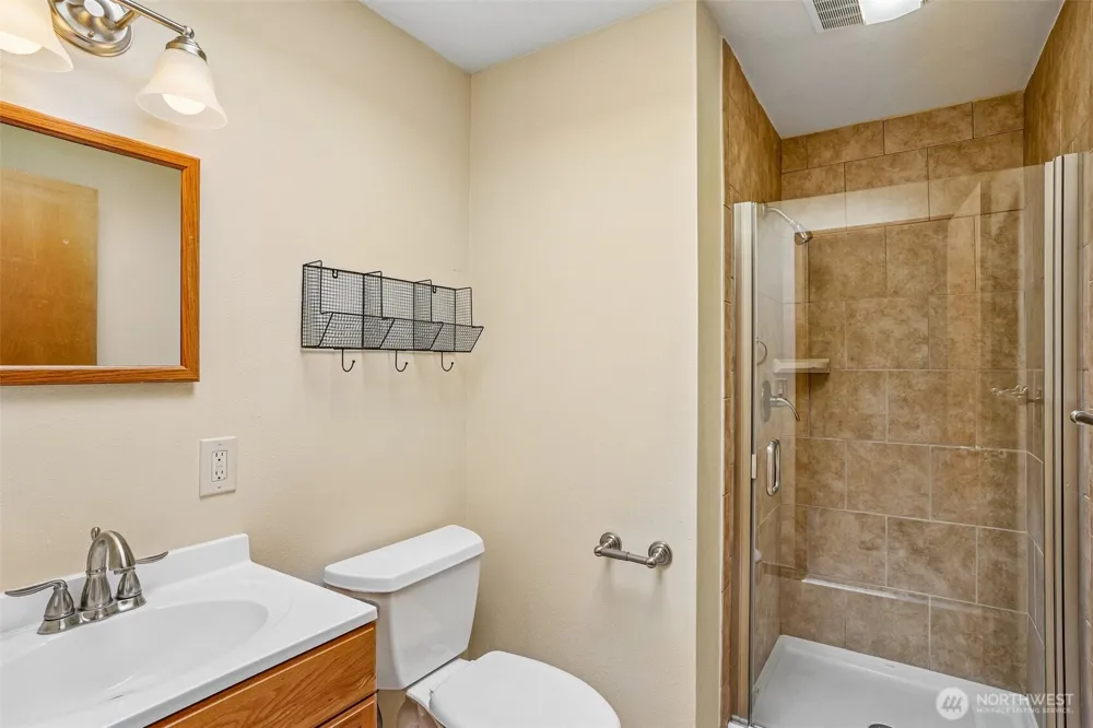 1027 Crestwood Lane Fircrest, WA 98466