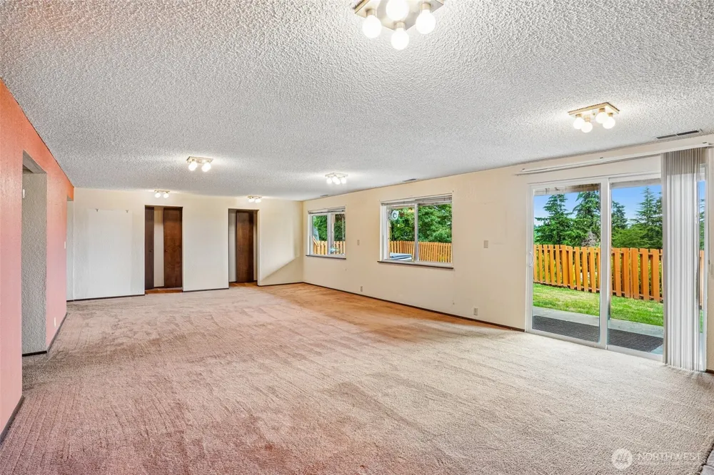 1027 Crestwood Lane Fircrest, WA 98466