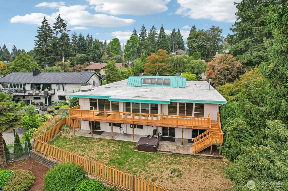 1027 Crestwood Lane Fircrest, WA 98466