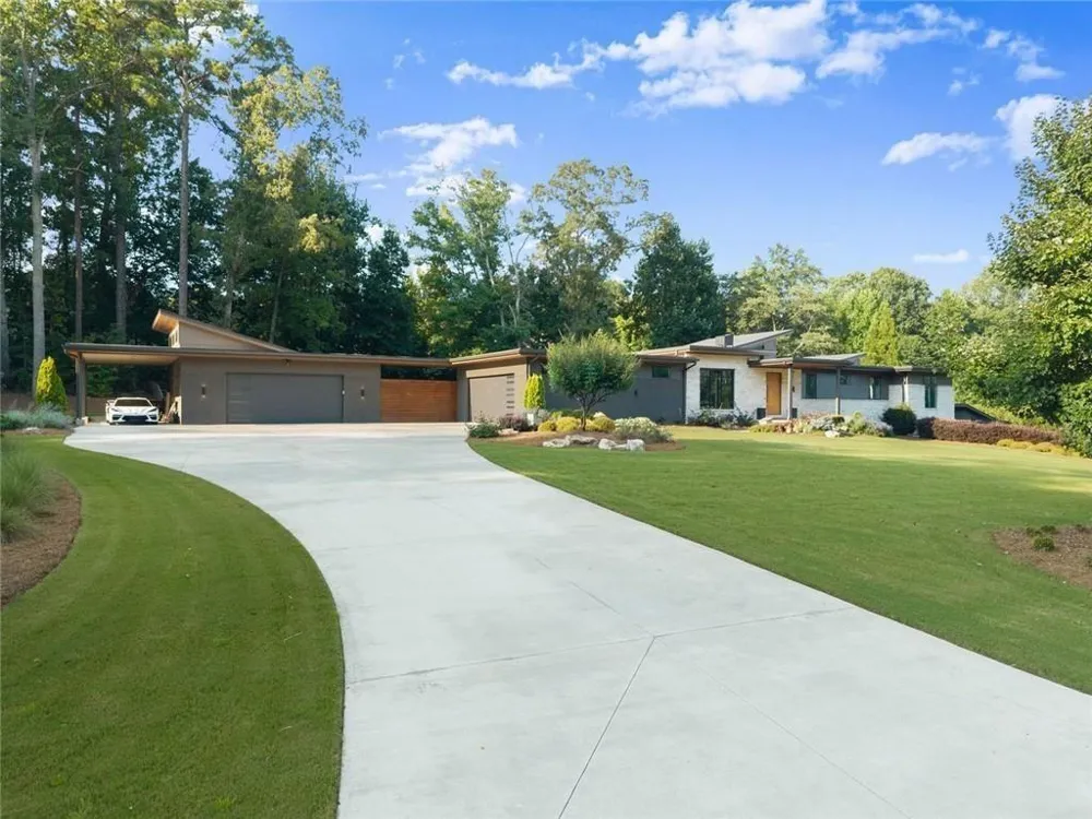 574 Riverside Road Sugar Hill, GA 30518