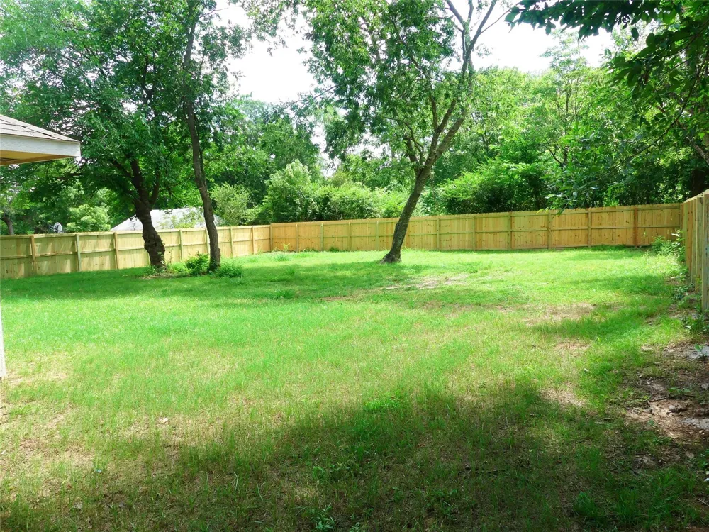 214 Braz Bonham, TX 75418