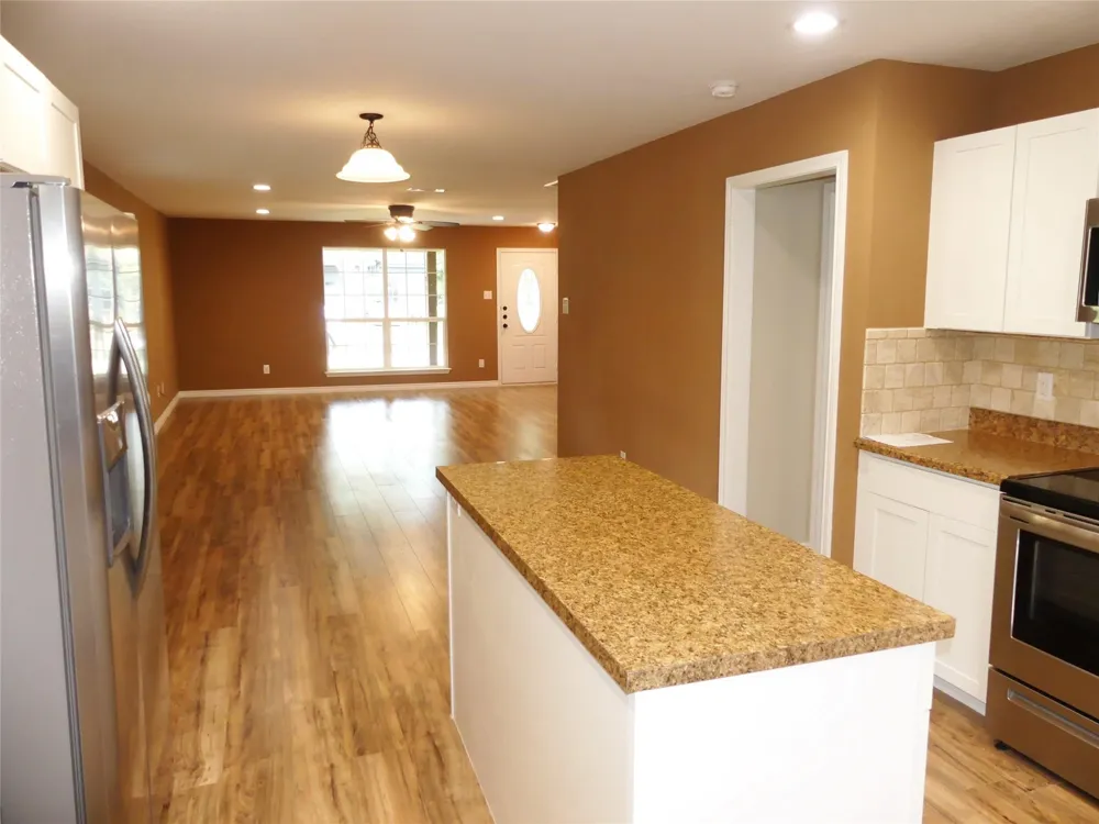 214 Braz Bonham, TX 75418