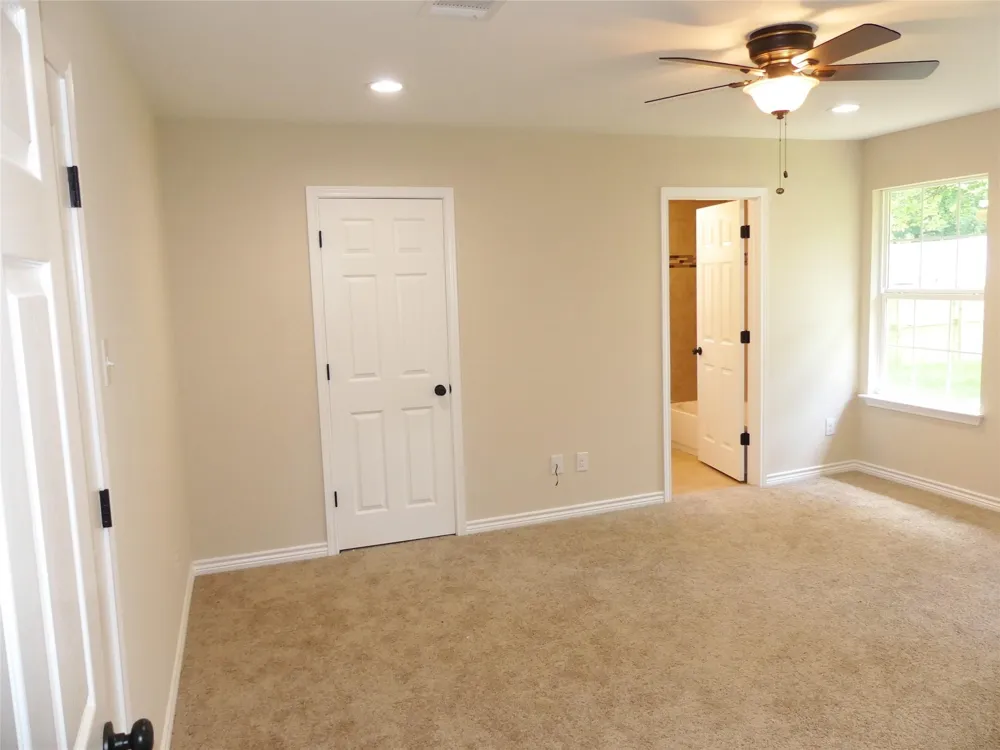 214 Braz Bonham, TX 75418