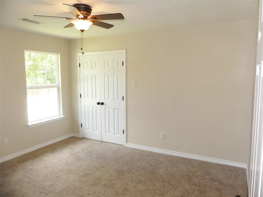214 Braz Bonham, TX 75418