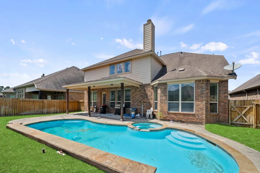26111 Tintagel Lane Kingwood, TX 77339