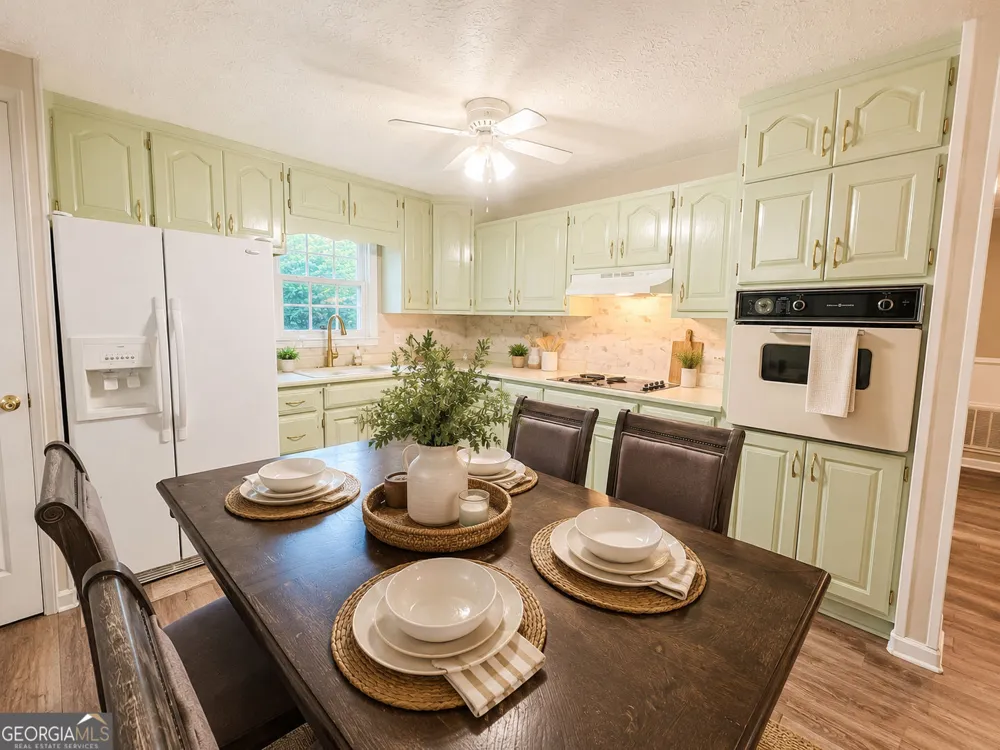 40 Flint Hill DR Oxford, GA 30054