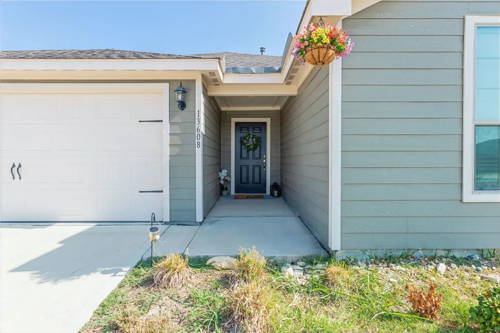13608 Musselshell Drive Ponder, TX 76259