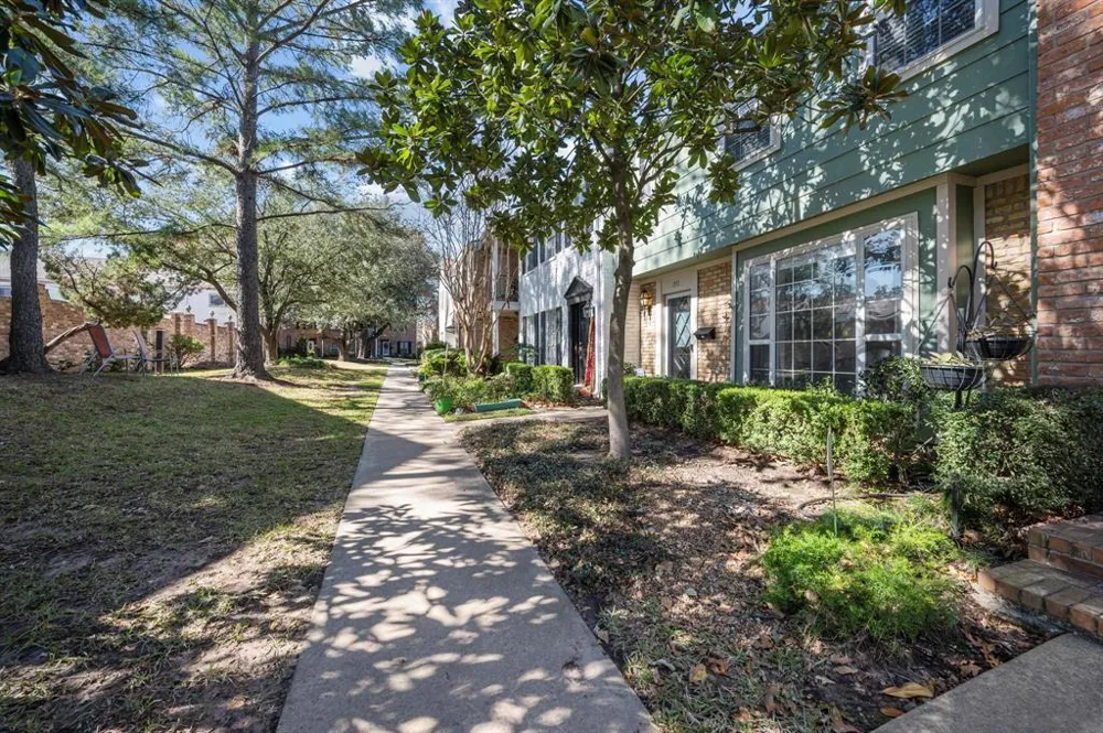 1371 Country Place Drive Houston, TX 77079