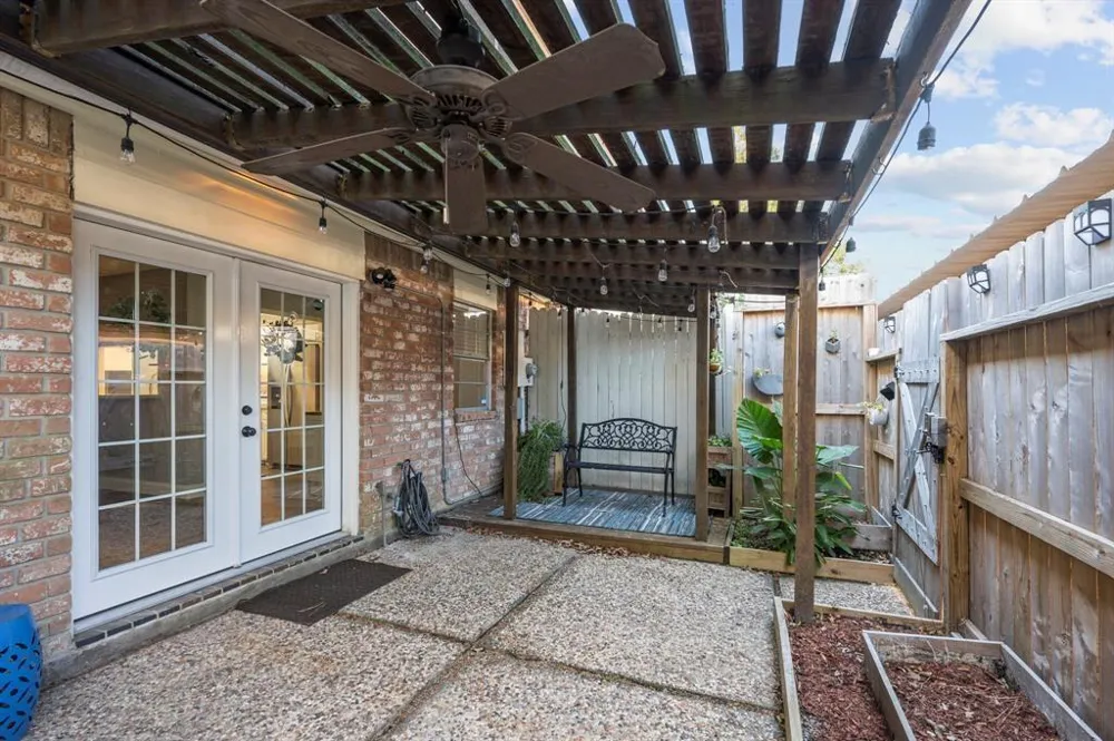 1371 Country Place Drive Houston, TX 77079