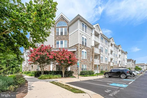 24701 BYRNE MEADOW SQUARE #200