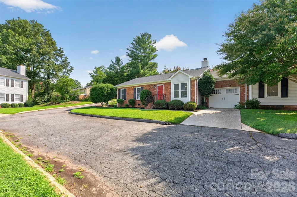 1326 Old Lenoir Road NW Hickory, NC 28601