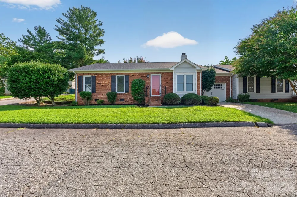 1326 Old Lenoir Road NW Hickory, NC 28601