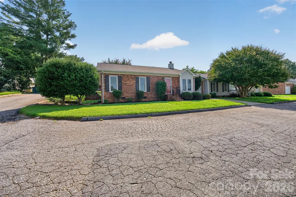 1326 Old Lenoir Road NW Hickory, NC 28601