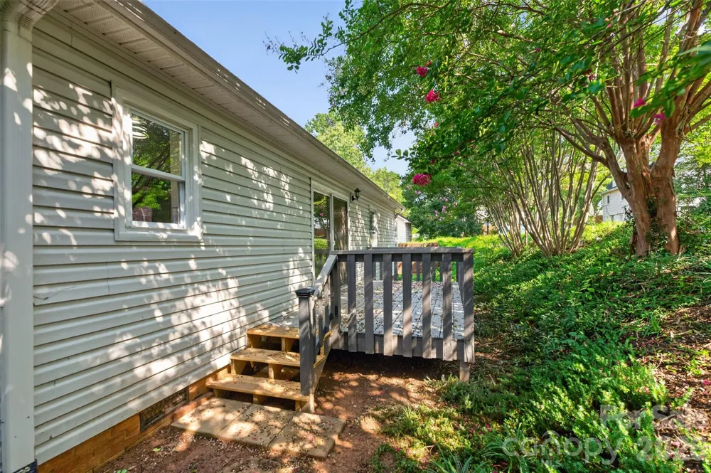 1326 Old Lenoir Road NW Hickory, NC 28601
