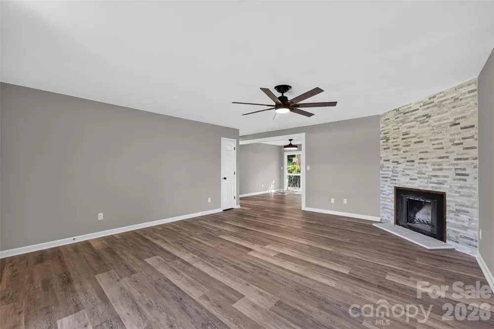 1326 Old Lenoir Road NW Hickory, NC 28601