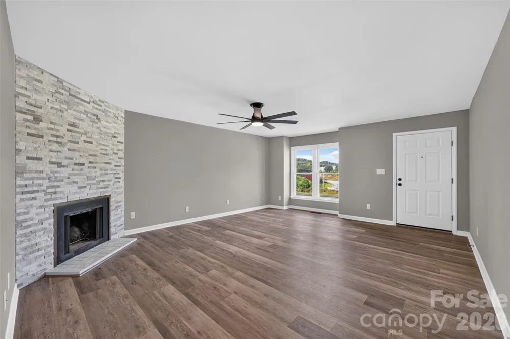 1326 Old Lenoir Road NW Hickory, NC 28601