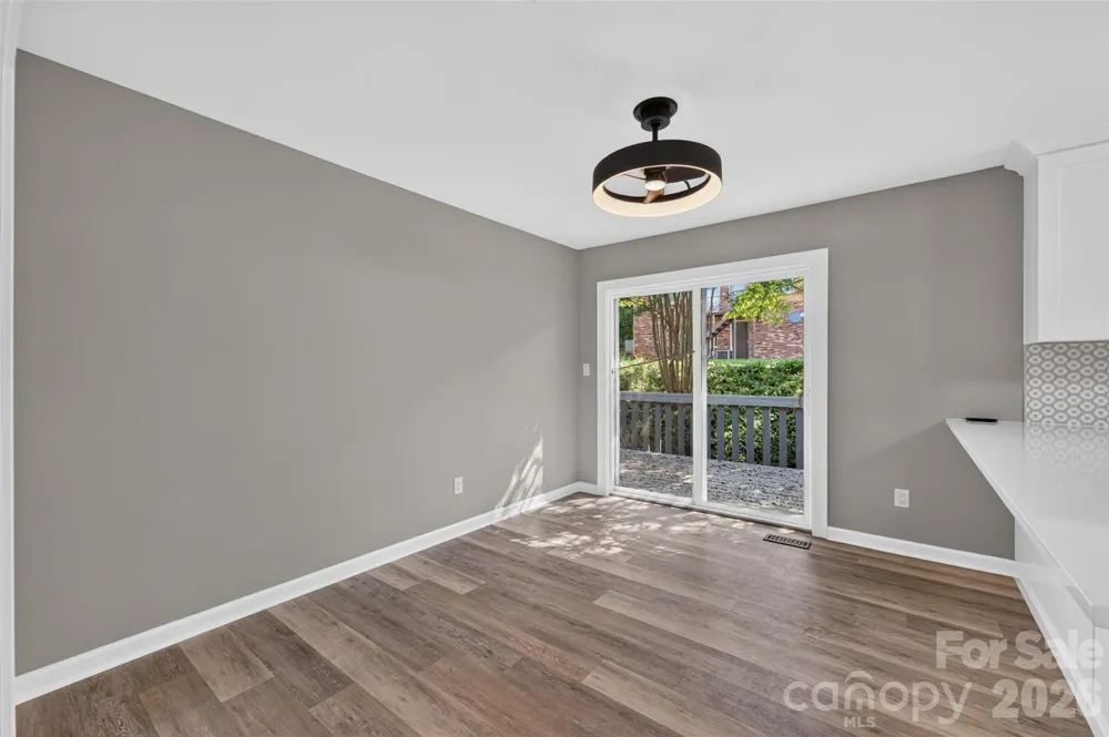 1326 Old Lenoir Road NW Hickory, NC 28601