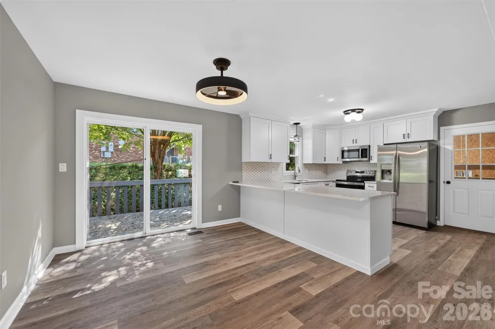 1326 Old Lenoir Road NW Hickory, NC 28601