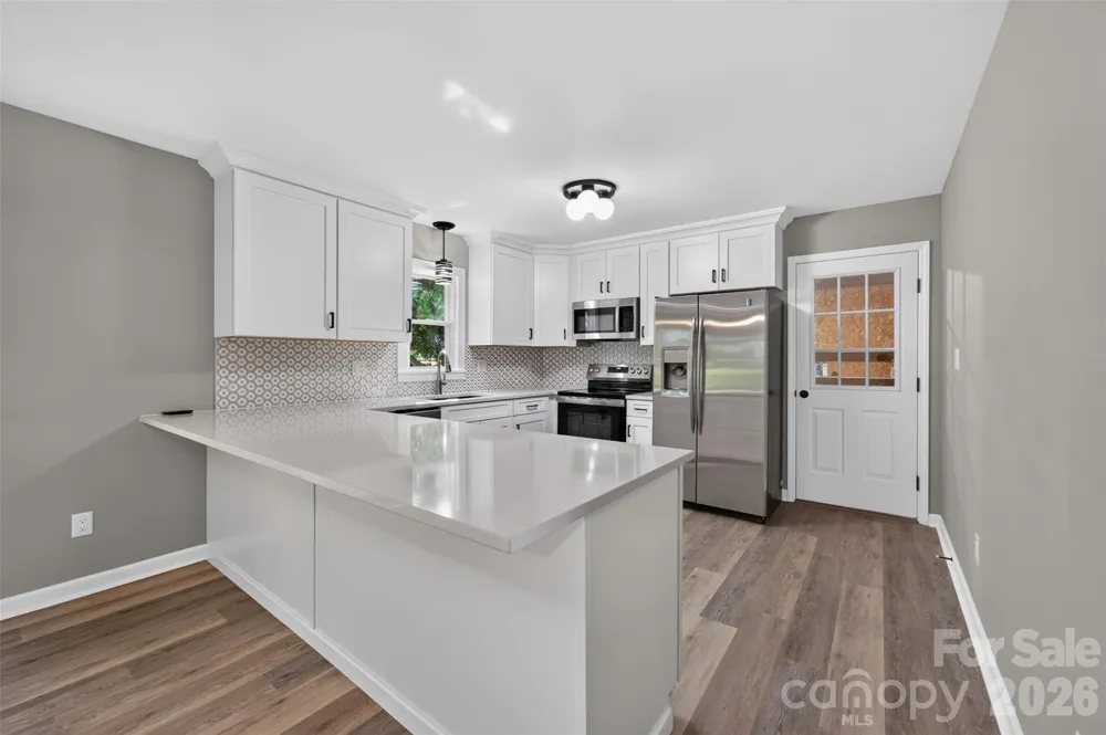 1326 Old Lenoir Road NW Hickory, NC 28601