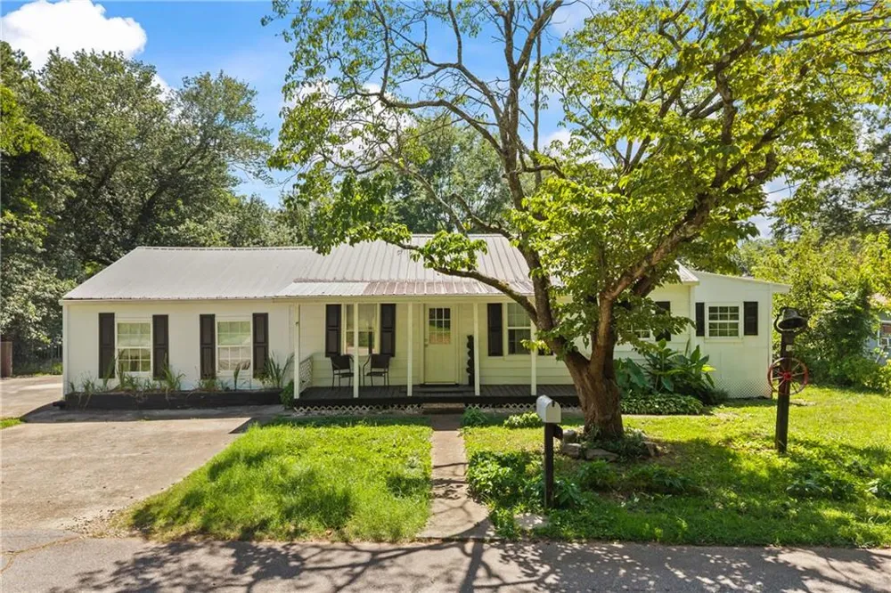 167 South Street Cornelia, GA 30531